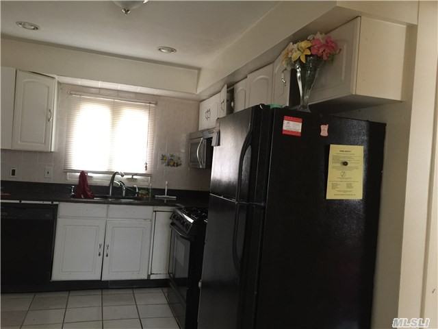 527 Henry St - Photo 3 of 5