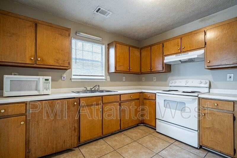 10266 Stone St Nw #B - Photo 4 of 26