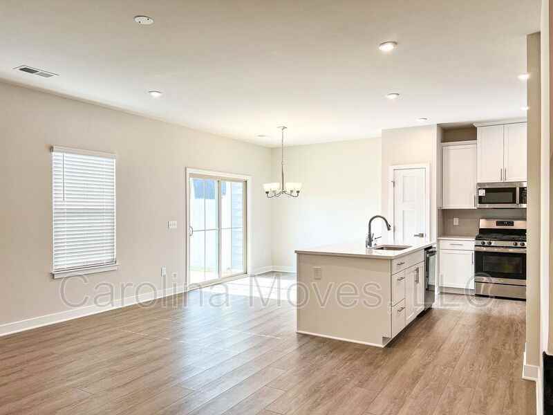 535 Martin Creek Dr - Photo 4 of 17