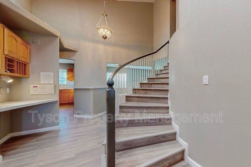 6105 Bancroft Ct Ne - Photo 7 of 50