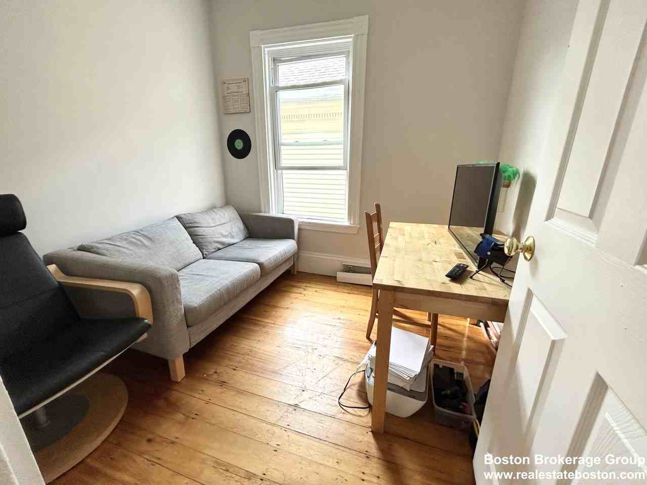 72 Calumet St #3 - Photo 4 of 13