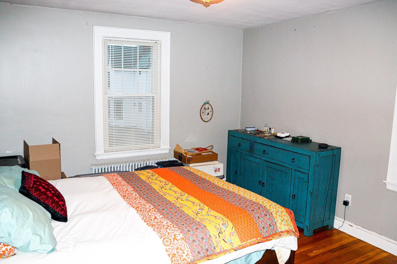 35 Russell St #2R - Photo 3 of 7