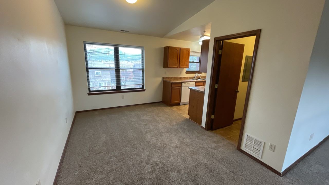 2280 Stepping Stones Way - Photo 4 of 10