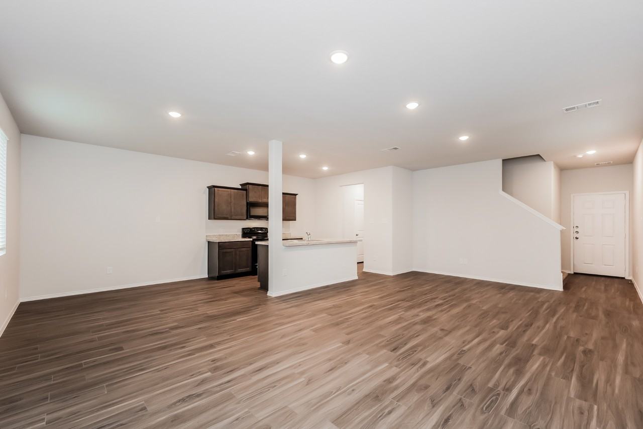 1408 Jonah Ln - Photo 2 of 16
