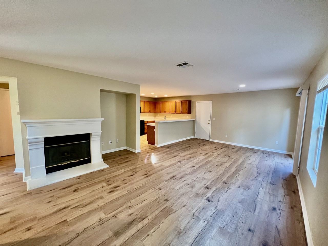 3013 Puffin Cir - Photo 3 of 27