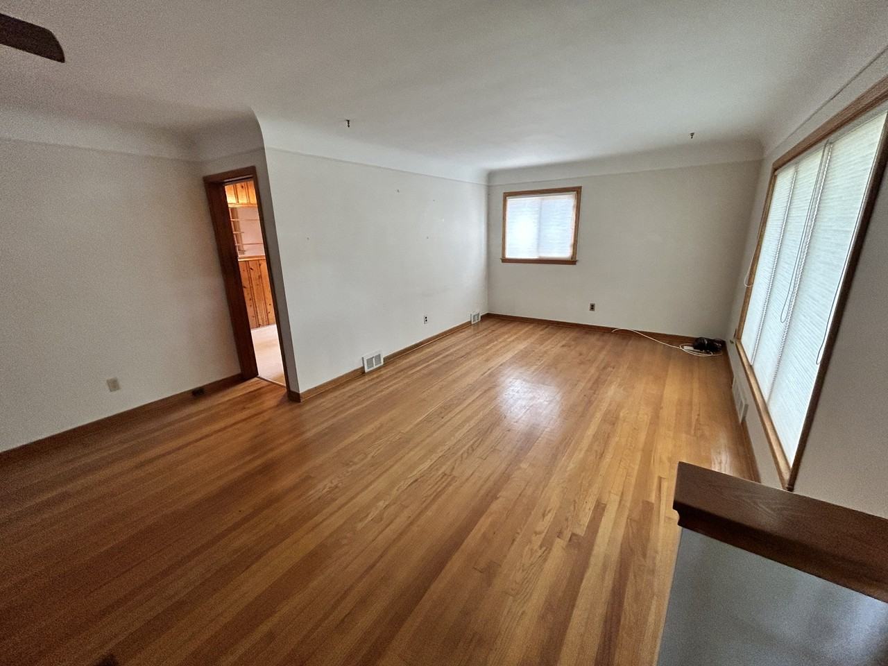 2431 Pinetree Dr - Photo 7 of 16