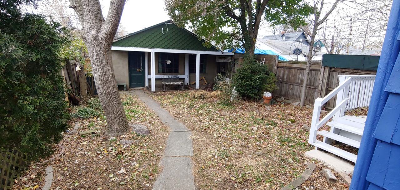 1061 Parsons Ave - Photo 5 of 25