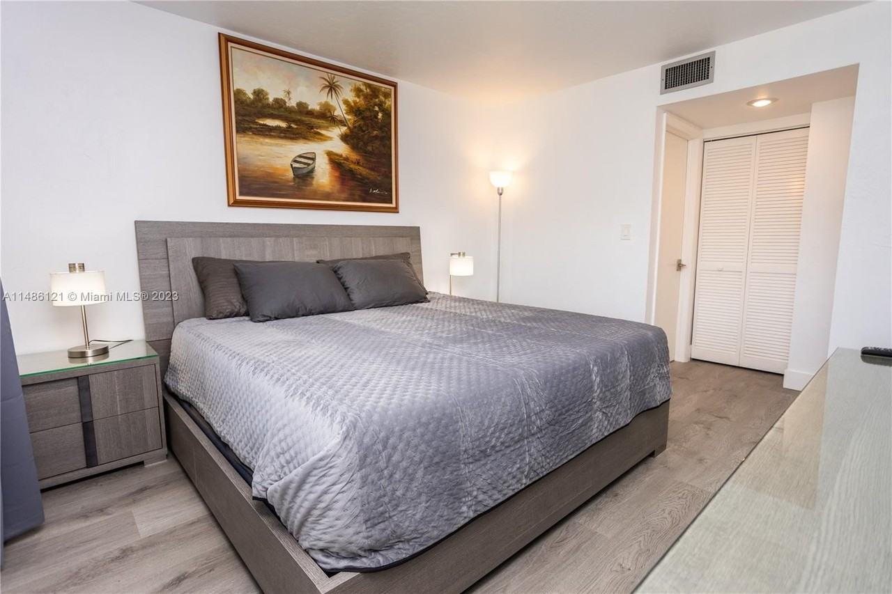 500 N Francisco St #234 - Photo 2 of 50