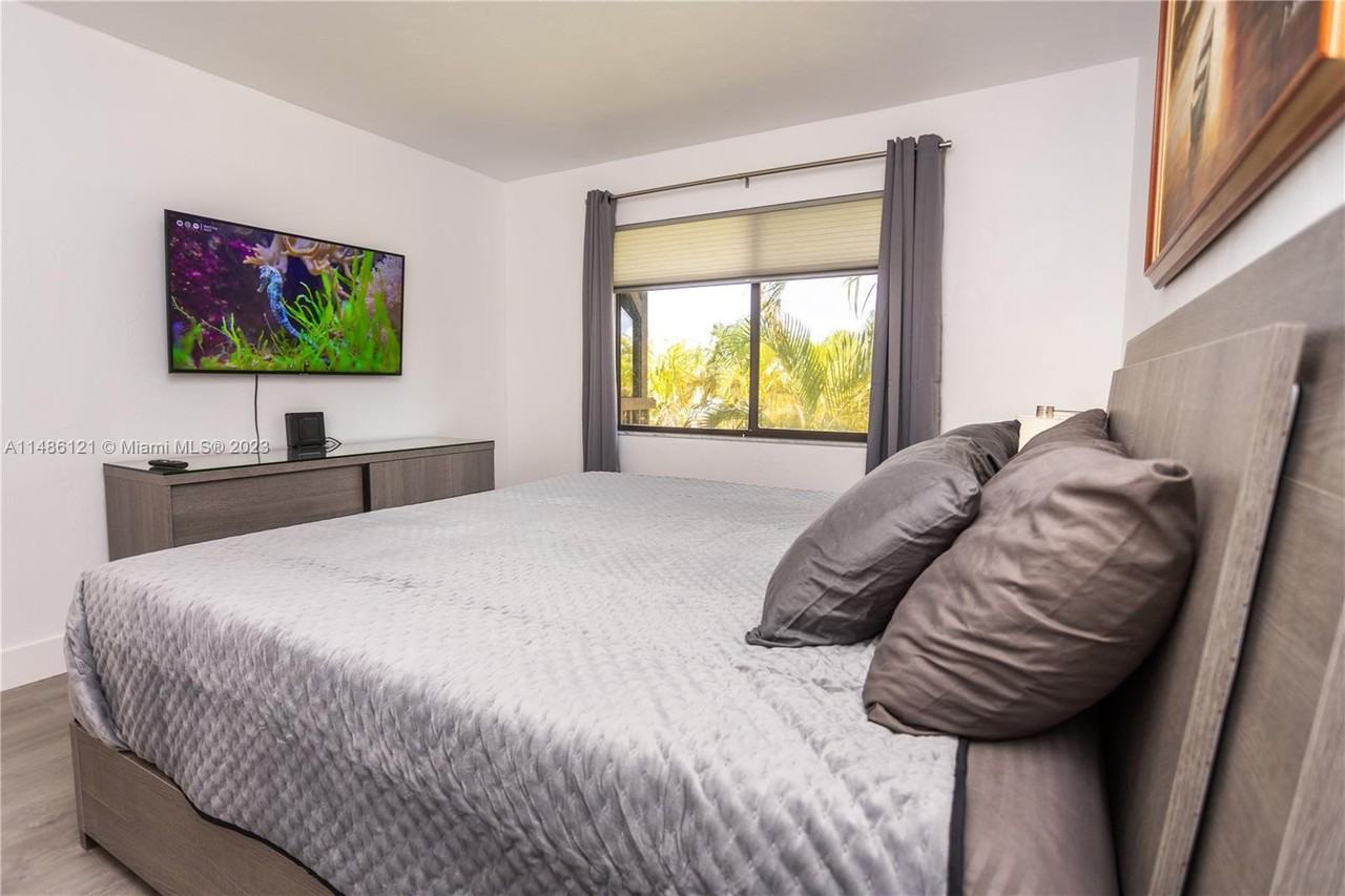 500 N Francisco St #234 - Photo 3 of 50