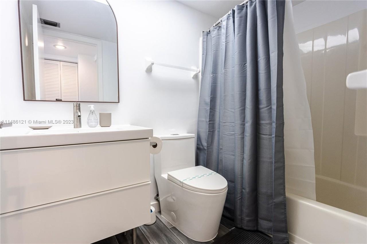 500 N Francisco St #234 - Photo 6 of 50