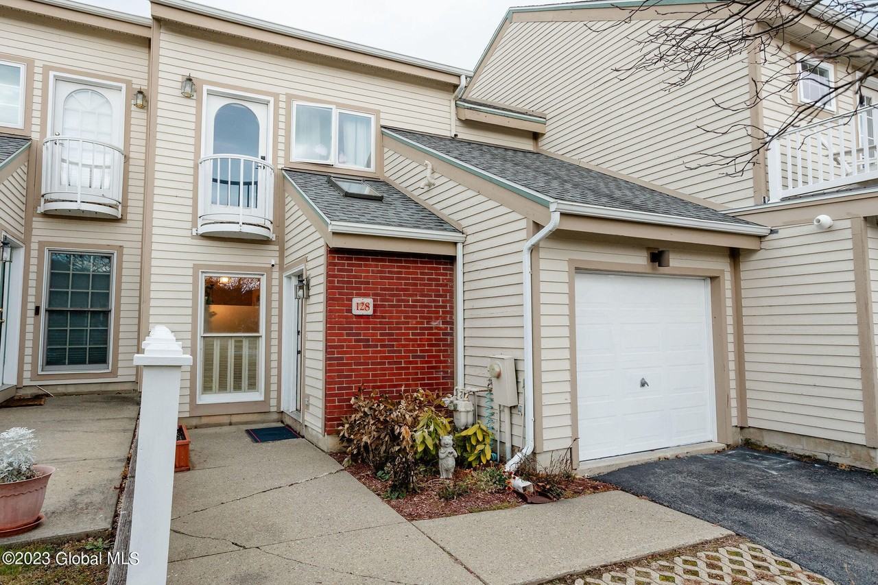 128 Kaydeross Park Rd, Saratoga Springs, NY 12866 2 Bedroom House for