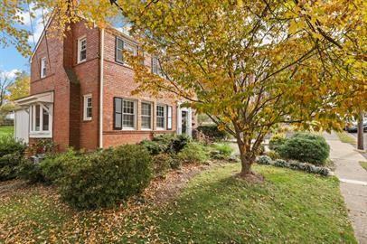 943 N Liberty St - Photo 2 of 42