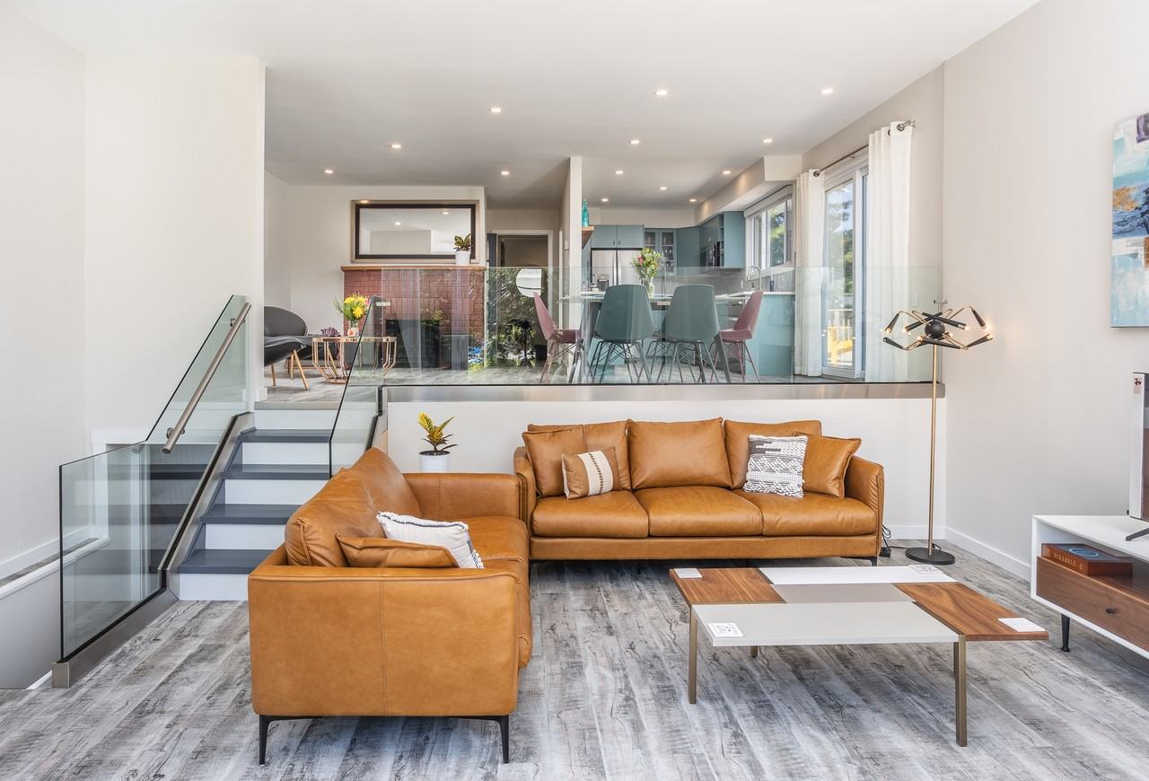 15845 Loyalist Parkway - Photo 2 of 21