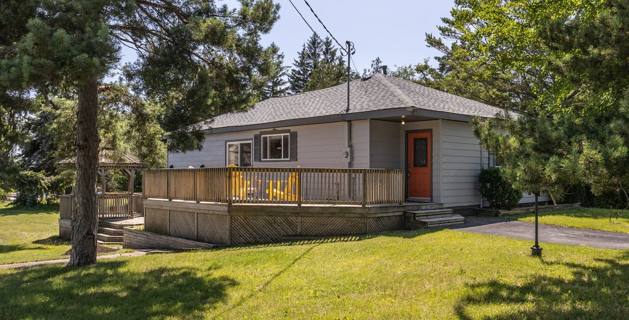 15845 Loyalist Parkway - Photo 6 of 21