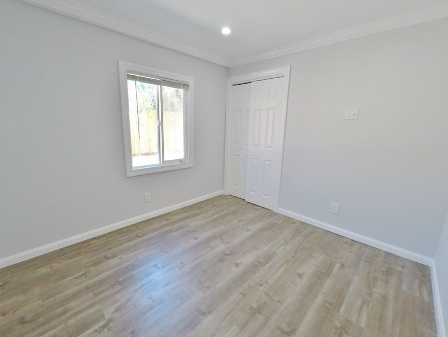 1007 62nd St #D - Photo 3 of 10