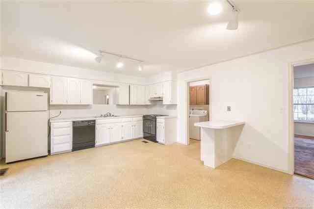 2531 E Skelly Dr - Photo 5 of 22