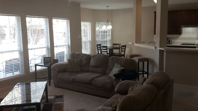 1304 Ballantrae Dr - Photo 3 of 22