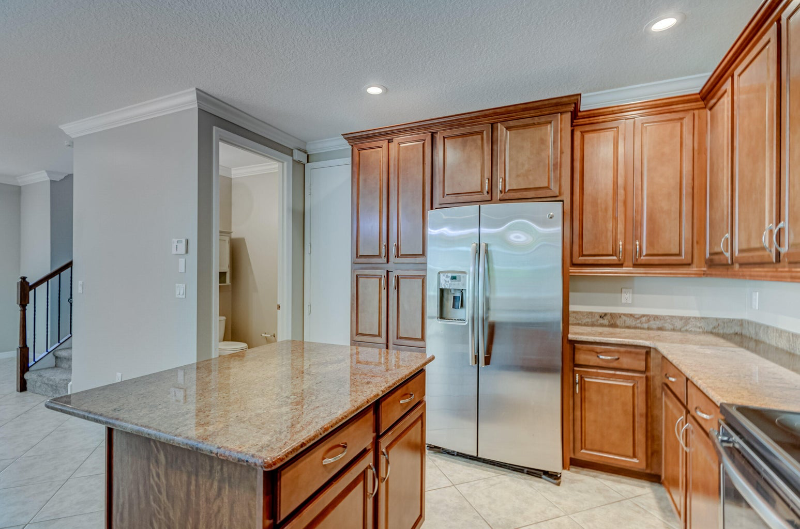 4660 Mediterranean Cir - Photo 2 of 7