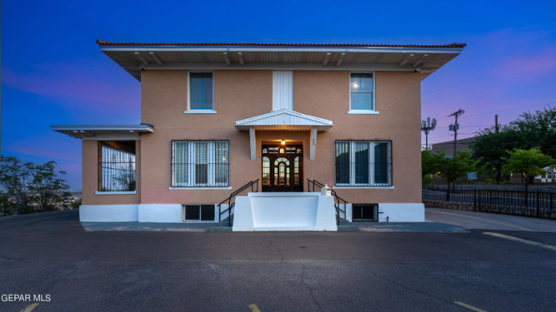 1800 E Cliff Dr - Photo 2 of 4