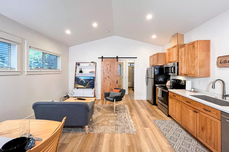 142 Sw 19th St #2 - Photo 7 of 11