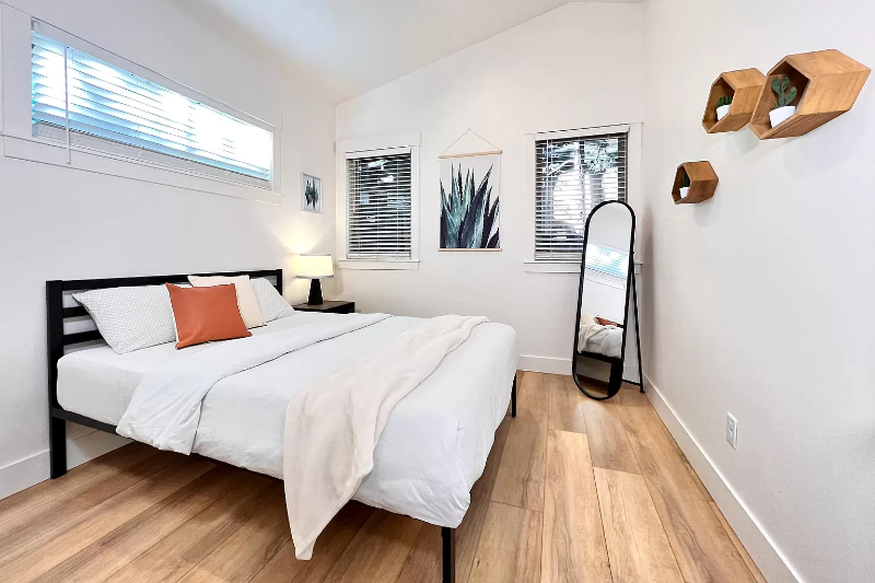 142 Sw 19th St #2 - Photo 4 of 11