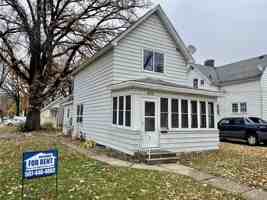 featured image of 810 3rd Ave Nw #1