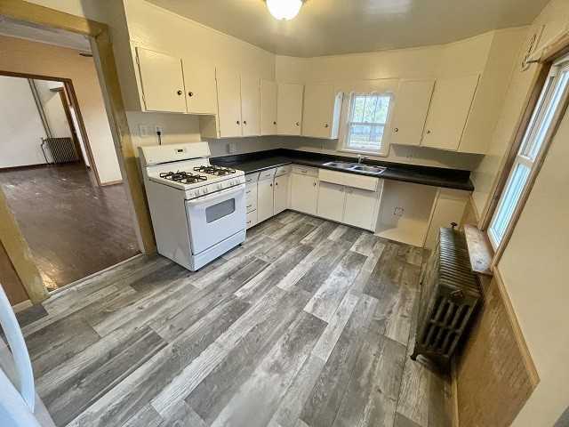 810 3rd Ave Nw #1 - Photo 2 of 7