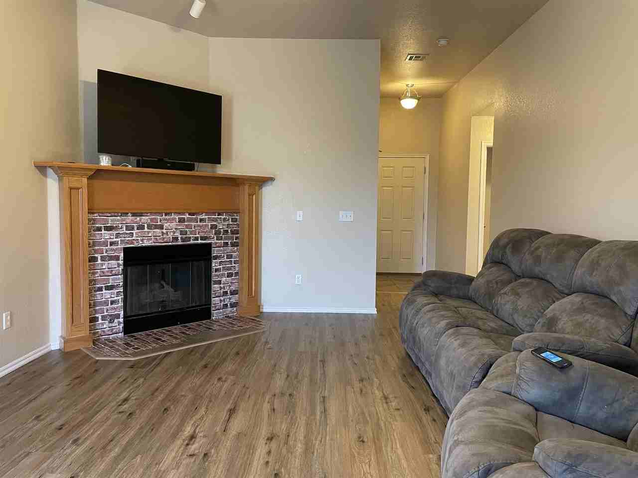 2513 Queenston Ave #1 - Photo 2 of 20