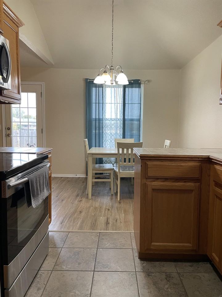 2513 Queenston Ave #1 - Photo 4 of 20