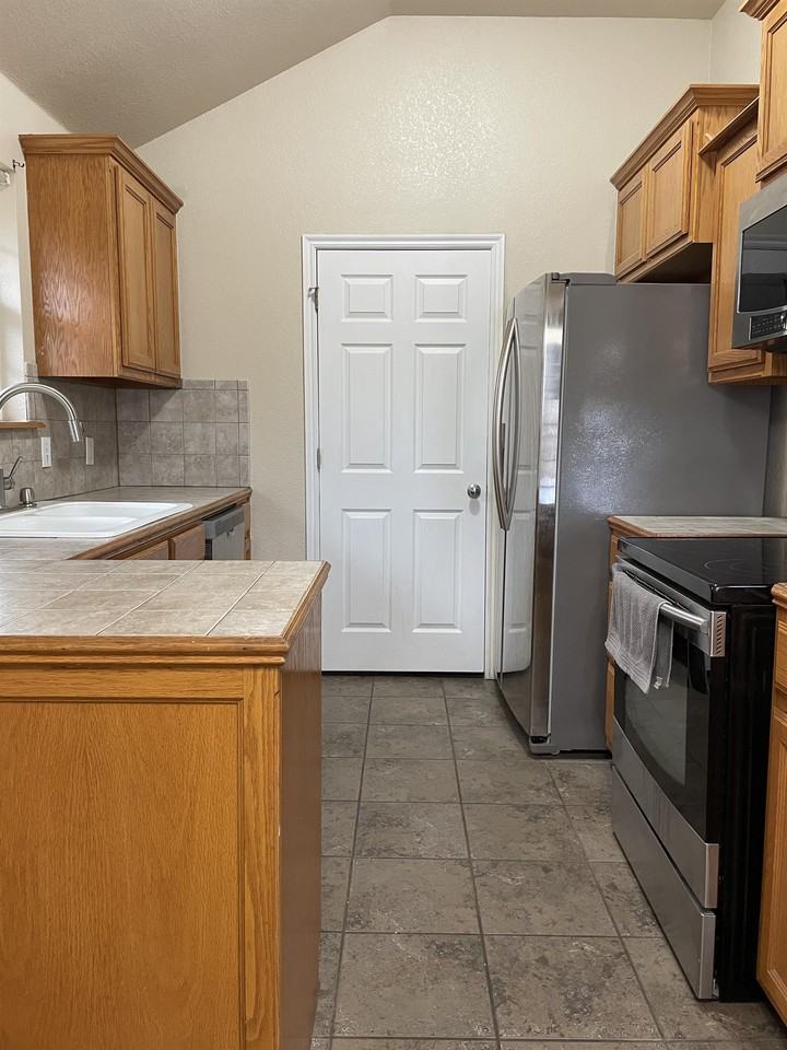2513 Queenston Ave #1 - Photo 5 of 20
