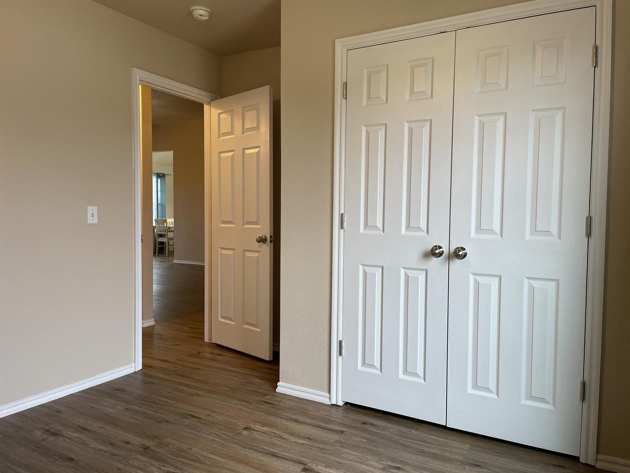 2513 Queenston Ave #1 - Photo 6 of 20