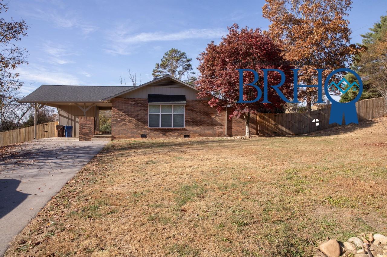 501 Idlewood Ln #1 - Photo 2 of 34