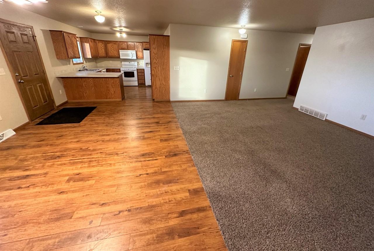 1751 Mel Ros Dr - Photo 2 of 28