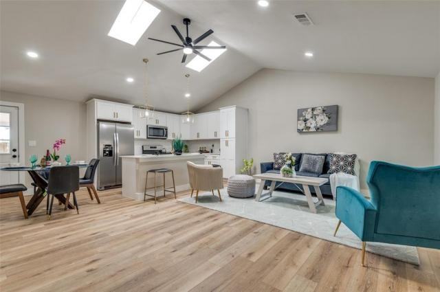 1533 Bradford St - Photo 3 of 22