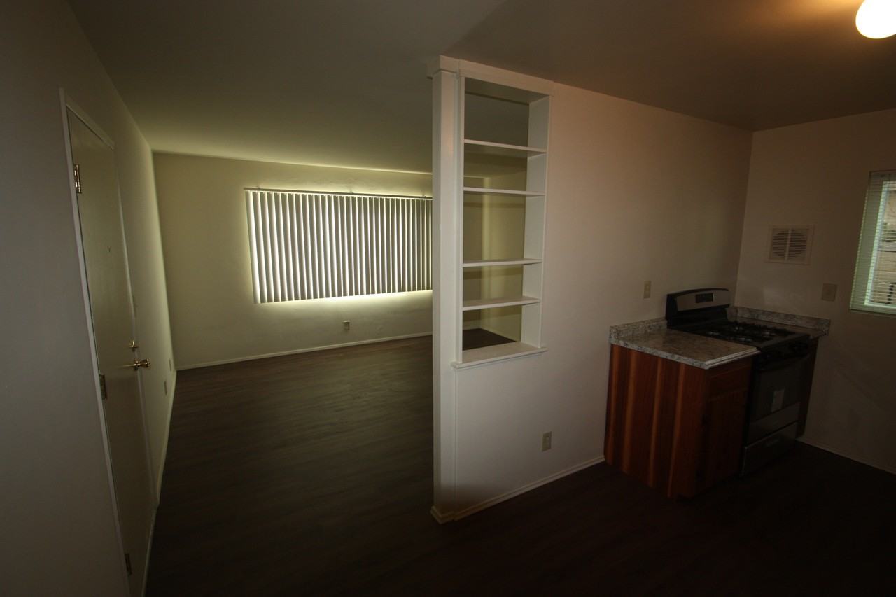 428 4th Street - Photo 3 of 5