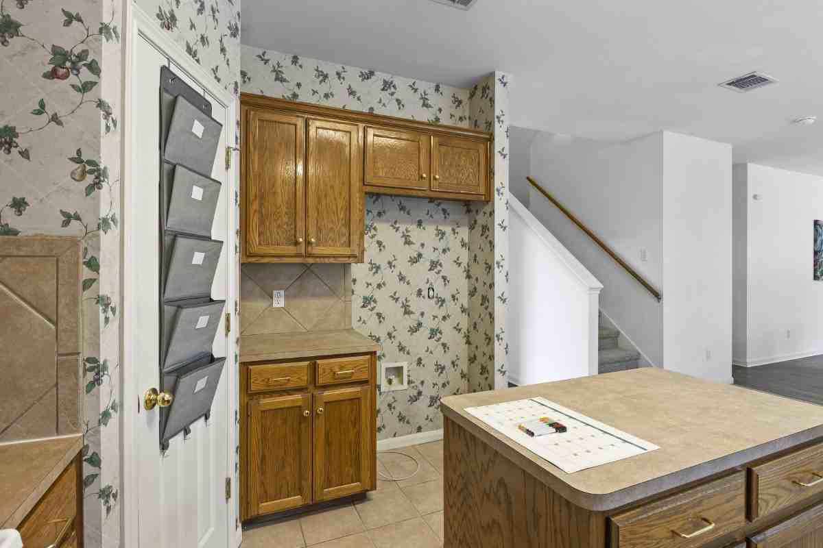 Greenwich Pl & Surrey Dr #2B - Photo 7 of 38