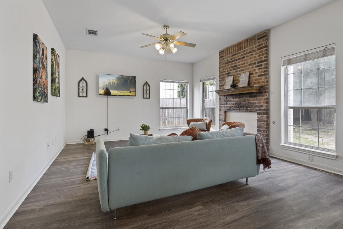 Greenwich Pl & Surrey Dr #2B - Photo 2 of 38