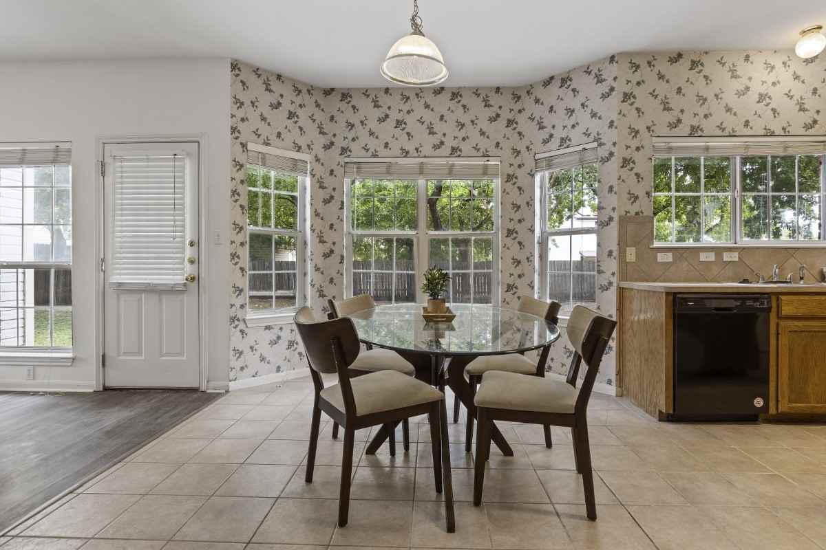 Greenwich Pl & Surrey Dr #2B - Photo 4 of 38