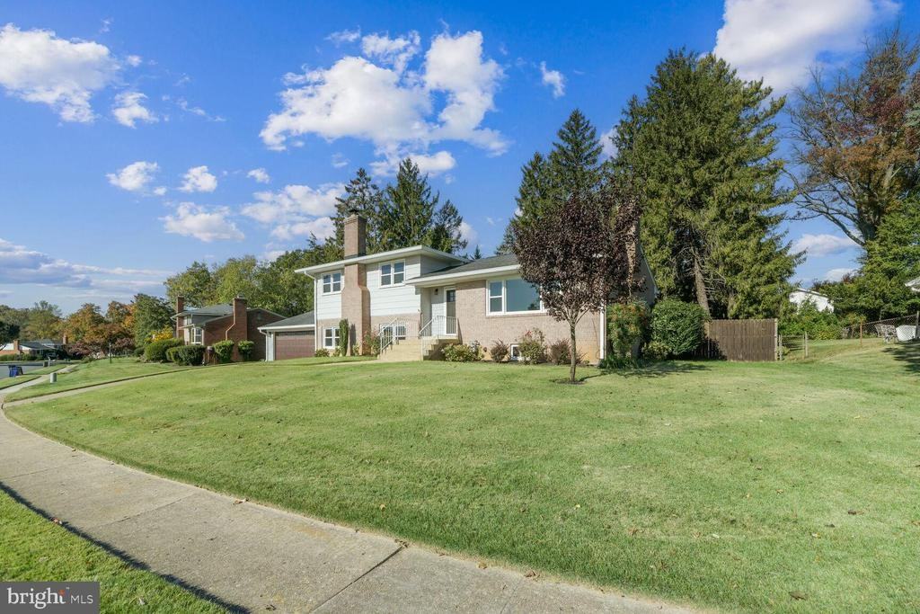 916 Fairway Dr Ne - Photo 3 of 27