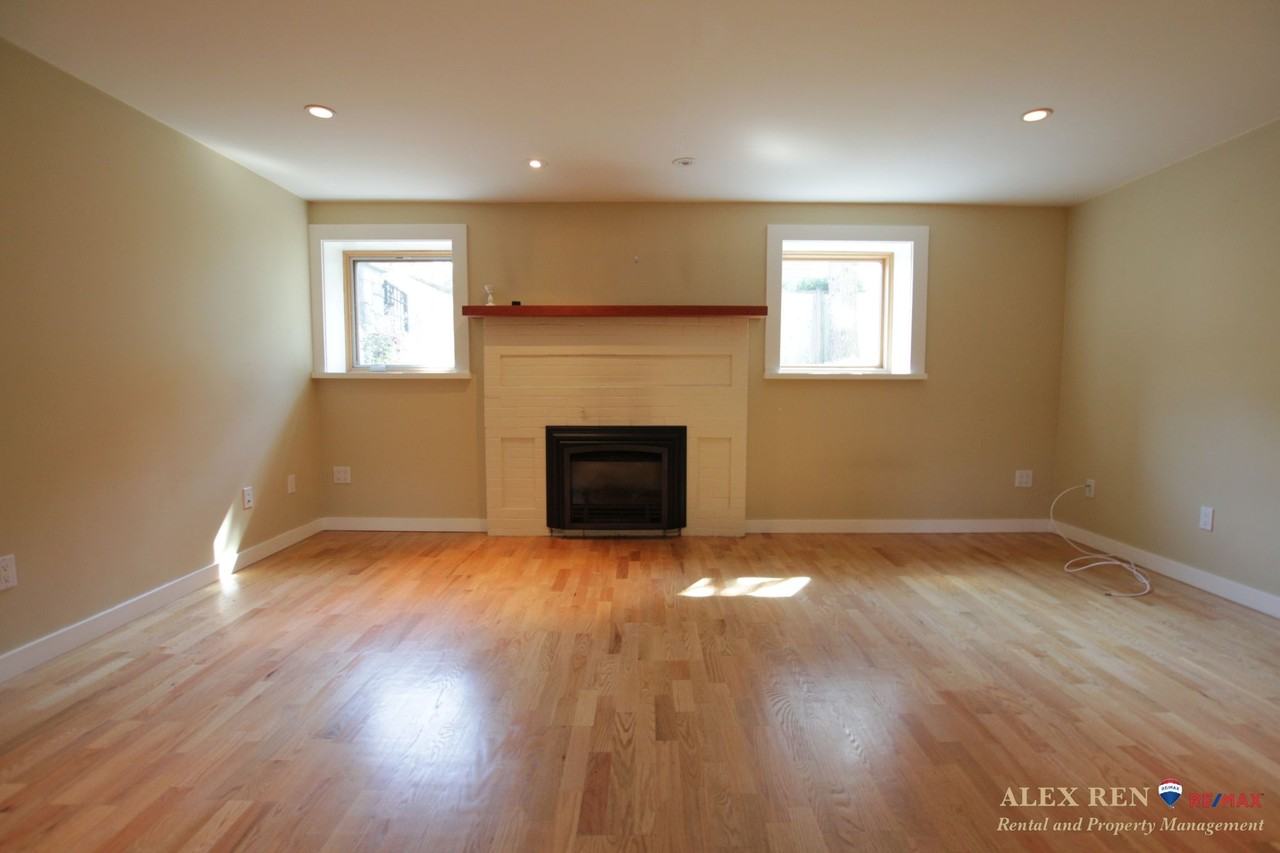 4171 Carnarvon Street - Photo 3 of 19