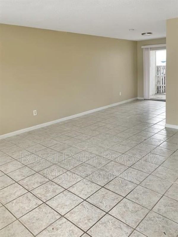 6635 Warwick Circle, Fort Myers, FL 33919 - Photo 3 of 24