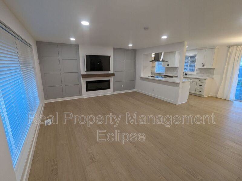 15410 Se 25th St - Photo 2 of 13