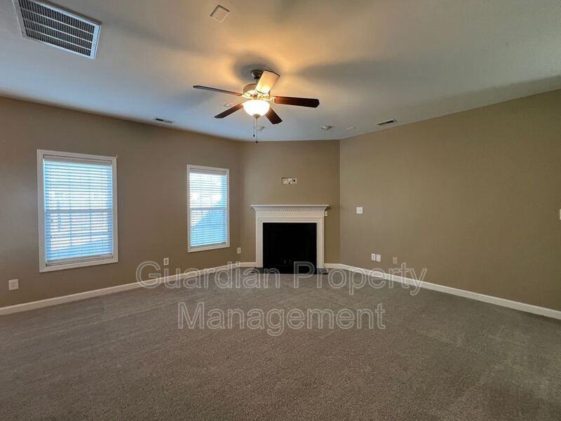 1820 Shady Knoll Ln - Photo 3 of 18