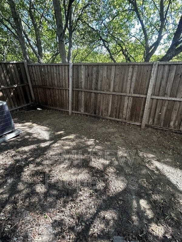 338 Castleridge Dr #B - Photo 2 of 28