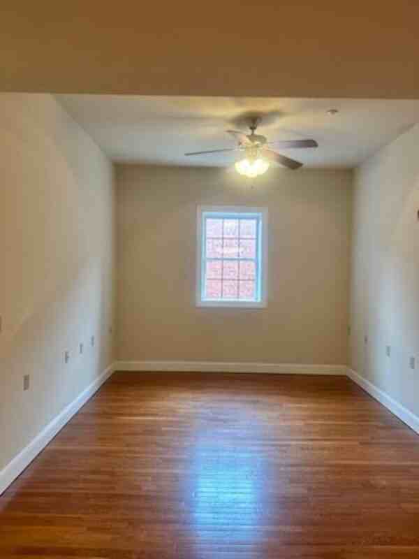 1095 Main St #6 - Photo 2 of 6