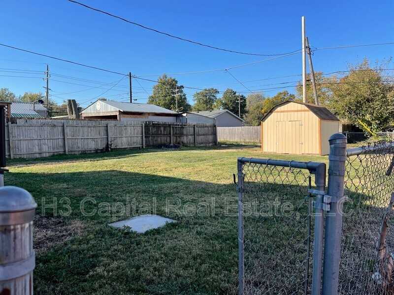 119 Sinclair Ave - Photo 3 of 14