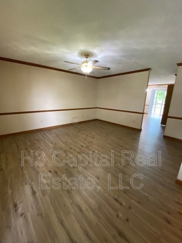 100 Southgate Dr - Photo 2 of 10