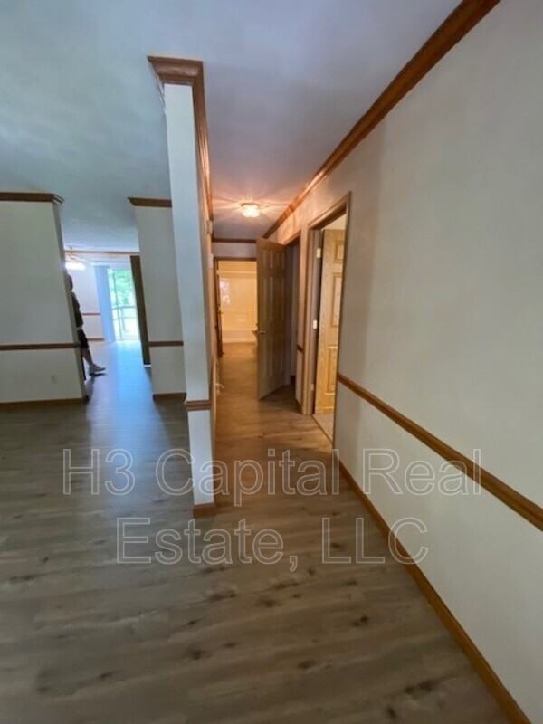 100 Southgate Dr - Photo 3 of 10