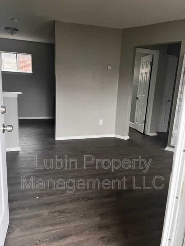 2086 Hubert Ave, Memphis, TN 38108-2214 - Photo 2 of 14