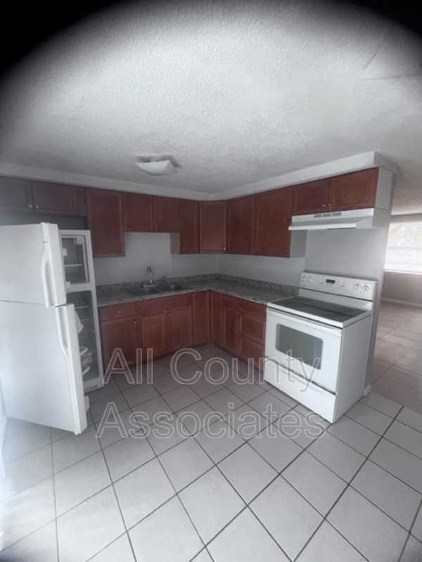 6326 Alaska Ave - Photo 2 of 5